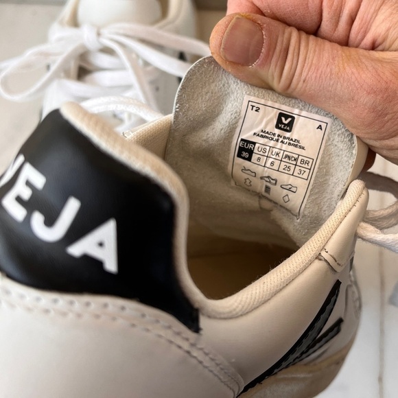 Veja V-10 in Extra White Leather Size 8 - Picture 7 of 9